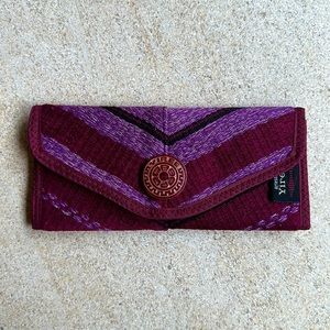 Artesanias Yiree woven cloth wallet
